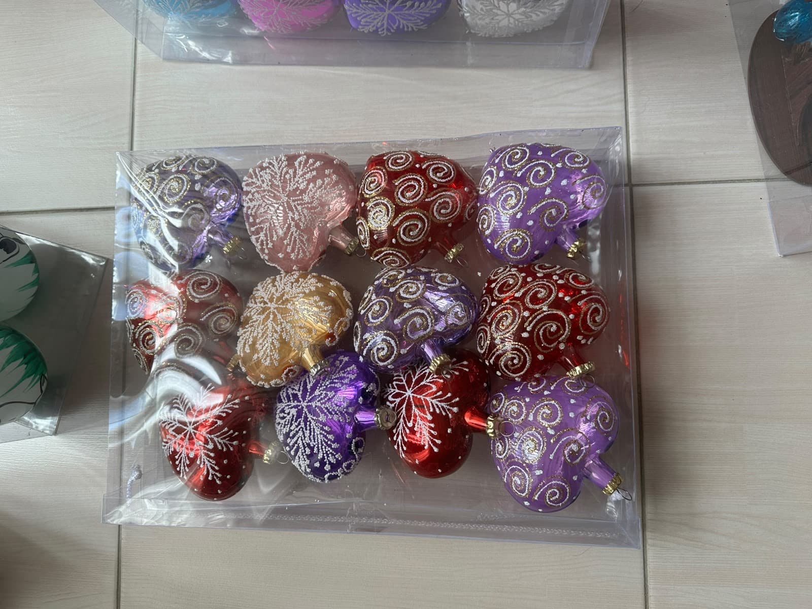 Set de 12 esferas navideñas decoradas con glitter